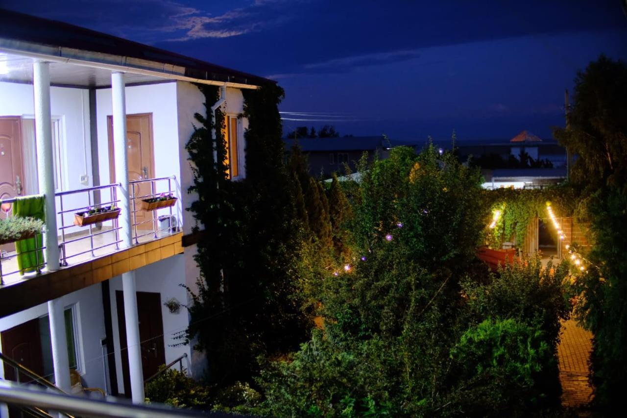В Гостях На Иссык-Куле Hotel โชลปอน-อาตา ภายนอก รูปภาพ